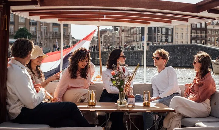 Amsterdam: Luxury Boat Cruise Unlimited Cocktails, Beers & Wines