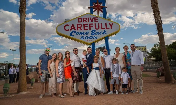 3 Hour Private Limo Photo Tour