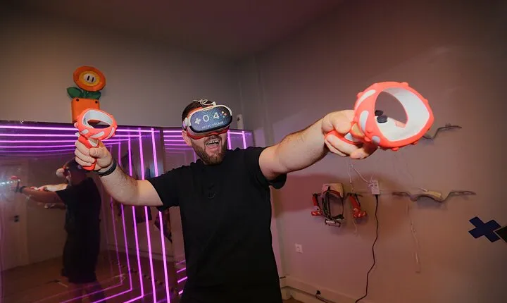 Shared Virtual Reality Gaming Experience of Marousi