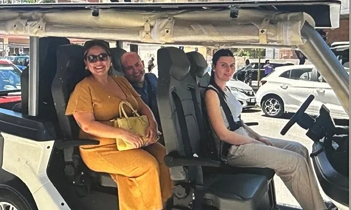Rome private guided tour with Mercedes van or Golf Cart (3/5hrs)