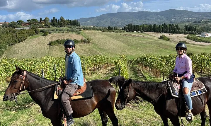 Private Horseback Riding in Tuscany: Vineyard & Wine Tasting
