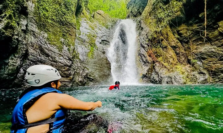 Waterfall rappelling with 5 falls exploration combo