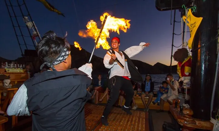 Yo Ho Pirate Show at Sunset, Dinner and Legends on the High Seas