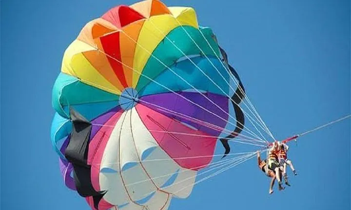  Sharm El Sheikh: Parasailing & Desert Safari with VIP Dinner
