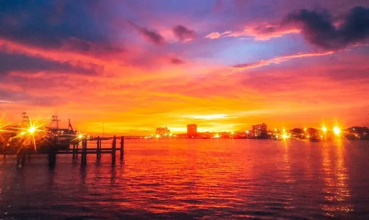 Private Sunset Crab island Tour up to 6 people captain