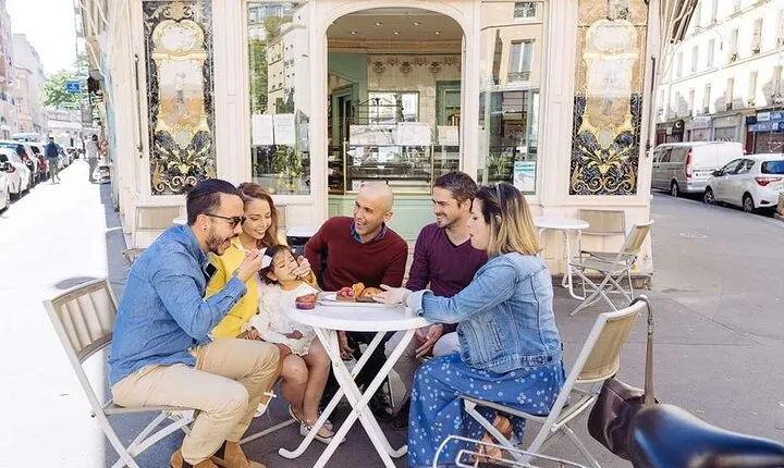 Good Morning Paris, Breakfast at local market & walking city tour