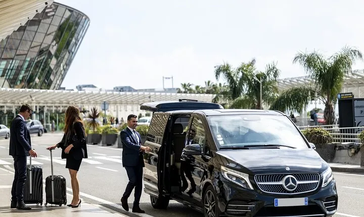Private Airport Shuttle Transfer CDG or Orly to Paris