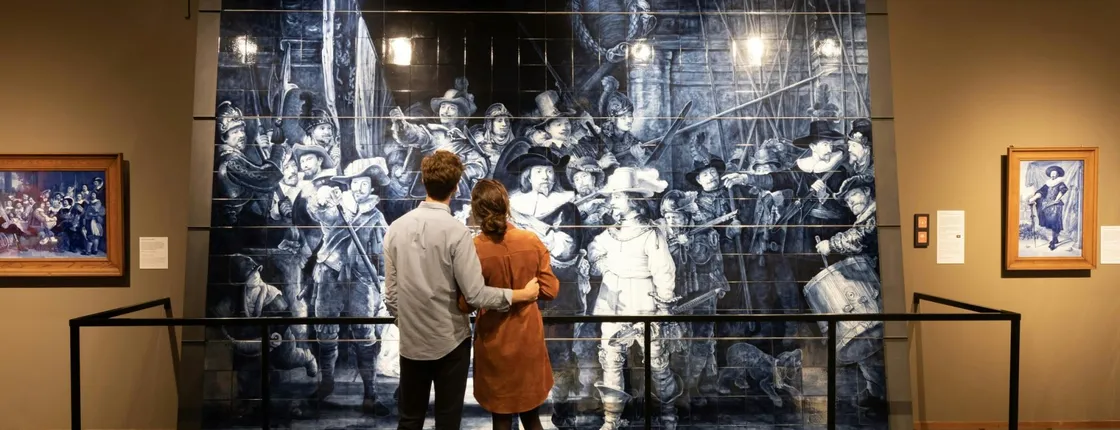 Private Delft walking tour with Royal Delft factory visit