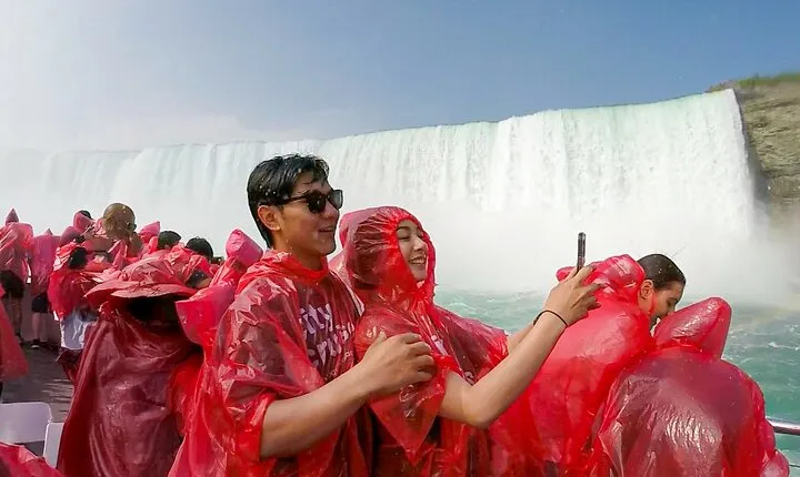Best of Niagara Falls Canada Tour with Voyage to the Falls Boat