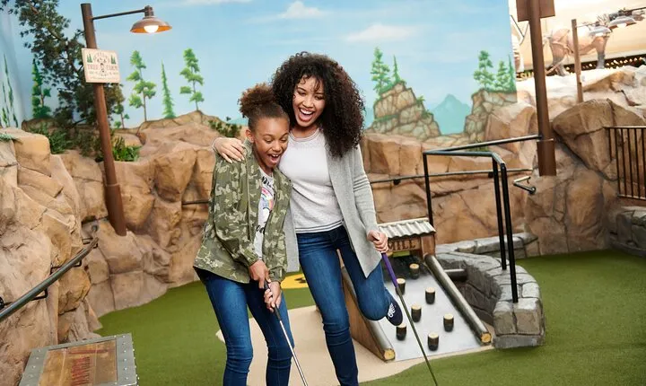 Moose Mountain Adventure Golf in Mall of America