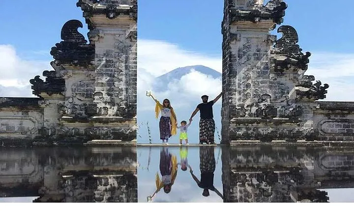 Day Trip: Lempuyang Temple &Tirta Gangga with Snorkeling at Blue Lagoon beach