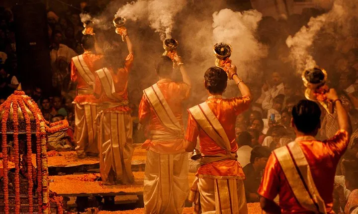 Varanasi: Full Day Varanasi and Sarnath Guided Tour By Car