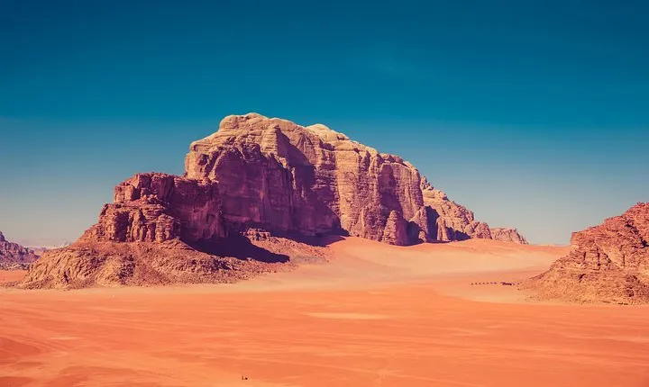 Jeep Tour in Wadi Rum with Professional Guide (Full day)