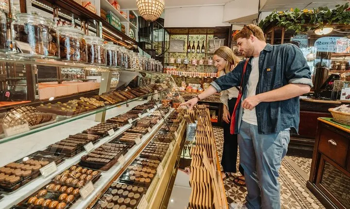 Paris Pastry Tour - Croissants, Macarons & Iconic French Desserts