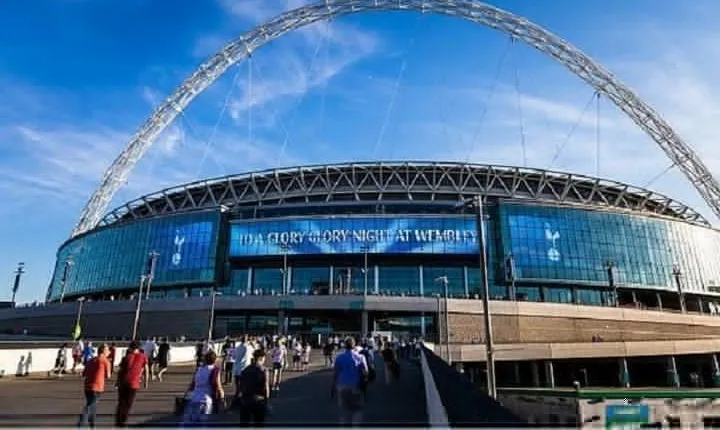 Private Round Trip Airport Transfer Heathrow to Wembley Stadium Hotels