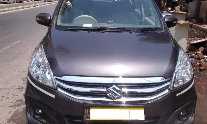 Mumbai Private Car Rental with Professional Driver