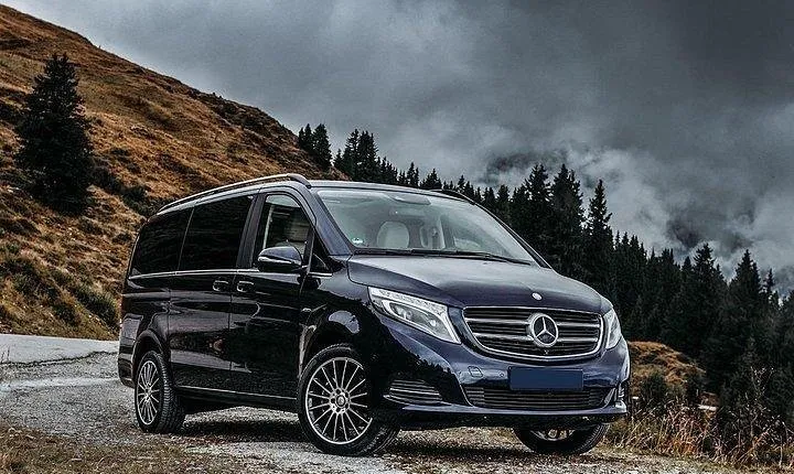 Airport to Bordeaux Private Van Business Transfer