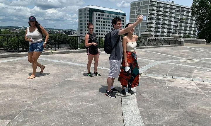 Amazing Albany Scavenger Hunt