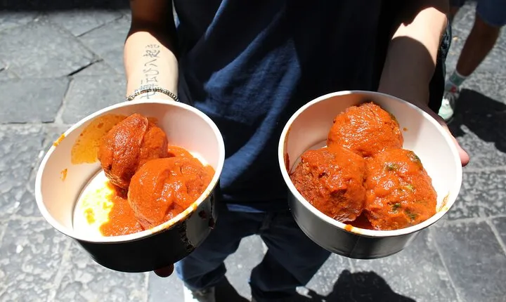 Naples Street Food and Gastronomic Walking Tour