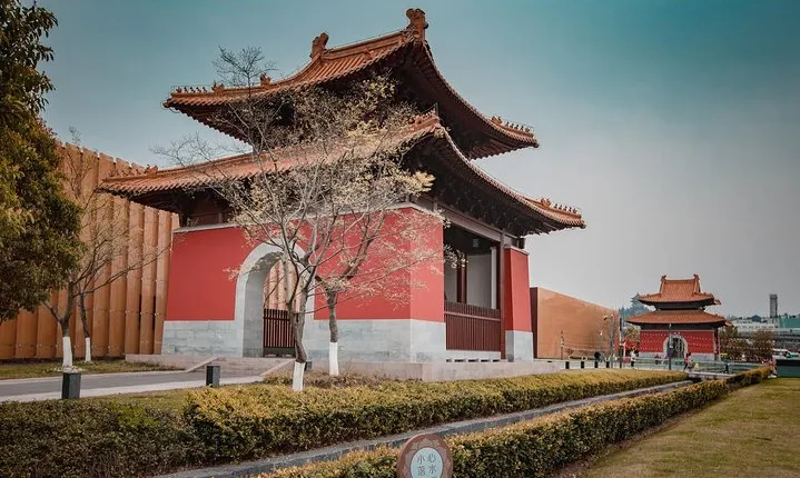 Nanjing Day Trip from Shanghai :Explore Sun-Yatsen Tomb,Old city wall, etc.