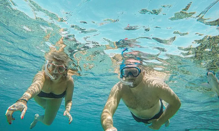 Full Day Boat Trip to Dolphin House Hurghada, Water Sport & Lunch
