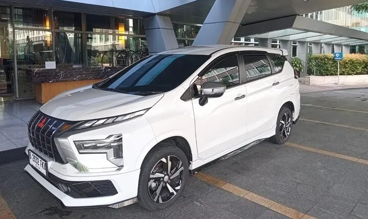 Fullday 10 hours rent a car in Jakarta city with toll & parking