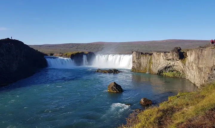 Hot springs and waterfalls, private super jeep tour