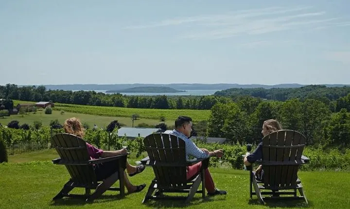 5-Hour Traverse City Wine Tour: 4 Wineries on Old Mission Peninsula