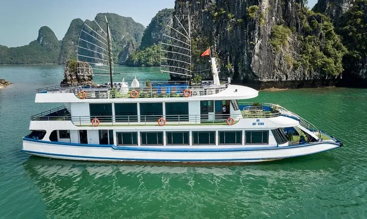 Ha long Bay day trip with Luxury Cruise