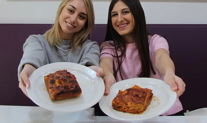 Rome: Lasagna, Fettuccine Pasta and Tiramisu Cooking Class