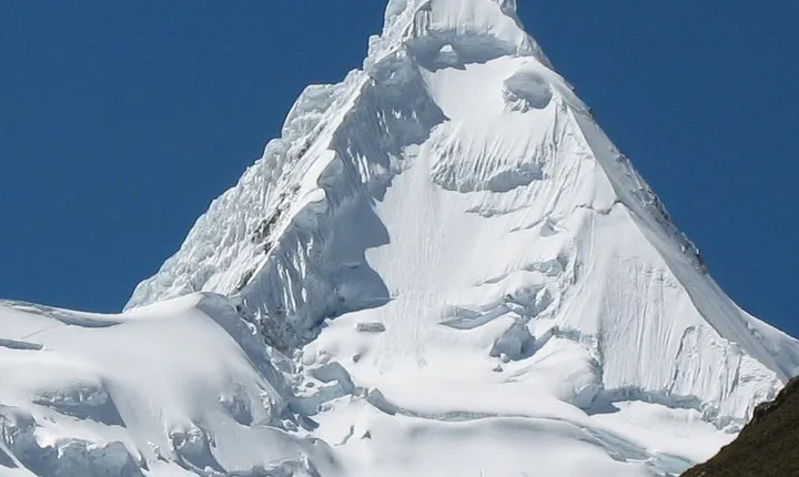 Alpamayo Trek 12 days - Comunity Support Program