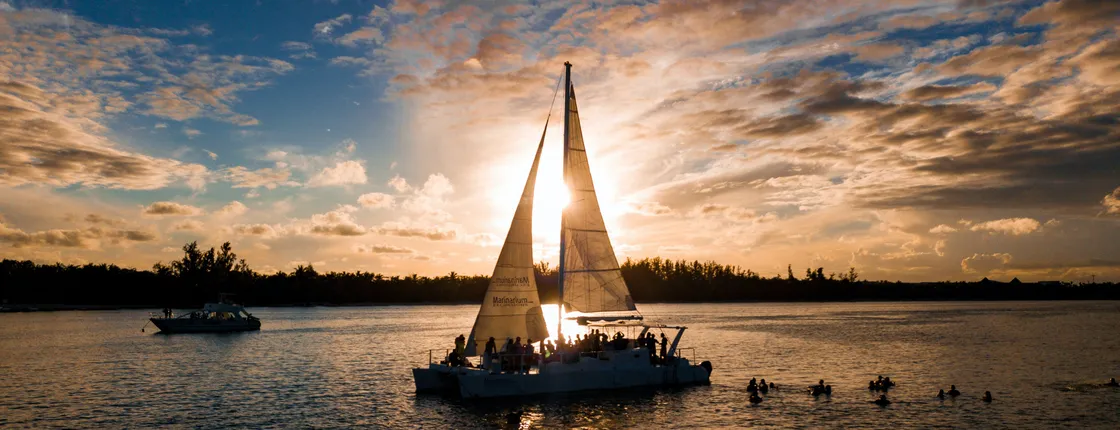 Happy Hour Party Boat