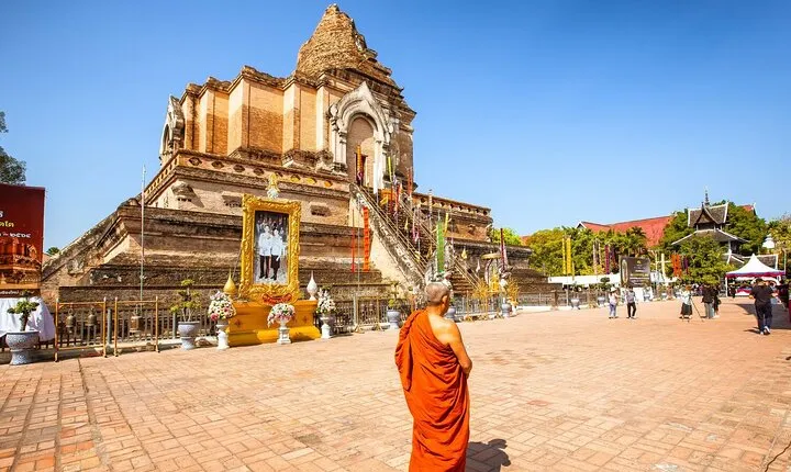 Half-Day Tour of Chiang Mai City Arts and Temples with Pick Up