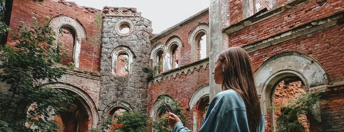 St. Petersburg abandoned estates: Self-Guided Audio Tour in the App