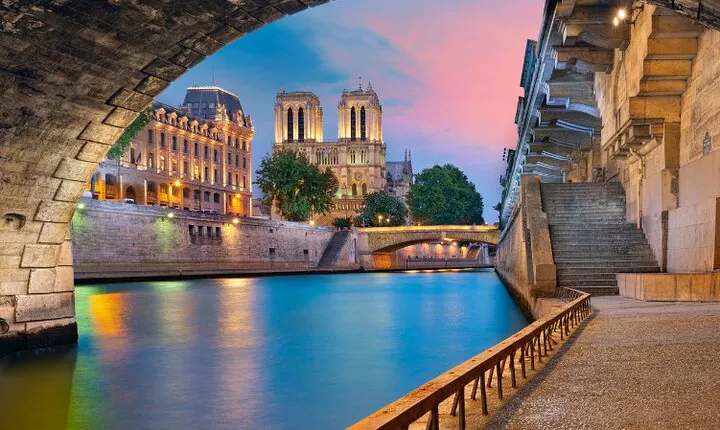 Urban escape game in Paris - Red Nights