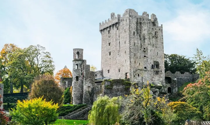 Blarney, Rock of Cashel & Cahir Castles Day Tour From Dublin