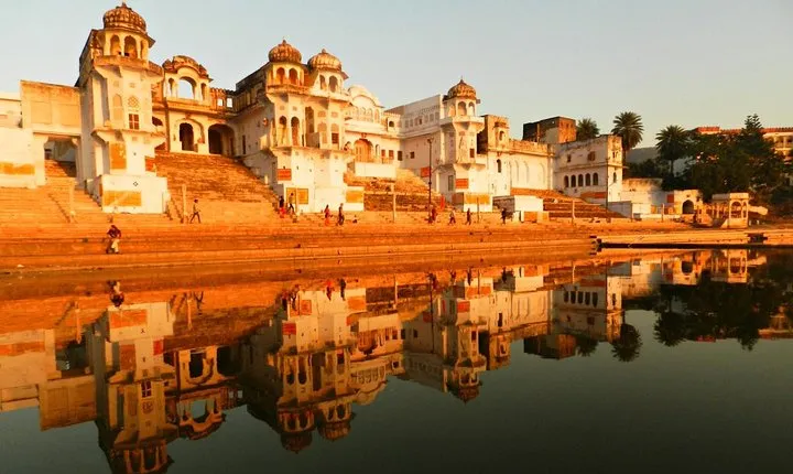 Private 4 Hrs Walking Tour In Pushkar Including Spiritual walk & Market Visits