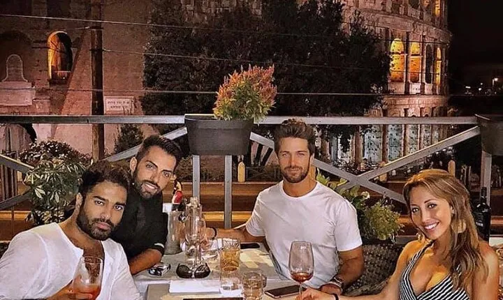 Private Tour of Rome Squares & Rooftop Dinner with Colosseum View