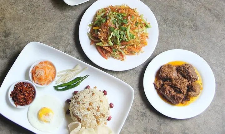 Heritage of Yangon: Food & Walking Tour