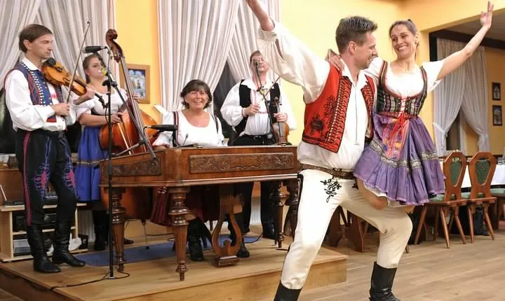 Folklore Evening with Music and Dinner