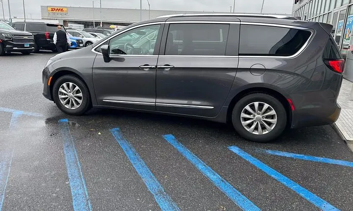 Hotel near Universal to Sanford Intl. Airport (SFB) - Departure Private Transfer