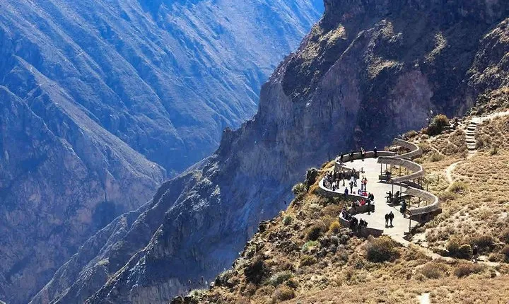 Colca canyon full day + buffet lunch