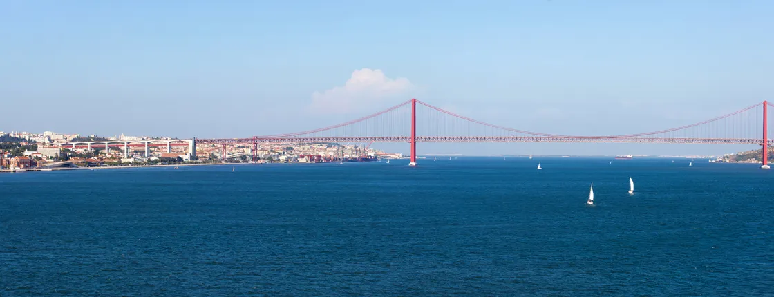 Views of Lisbon sailing tour
