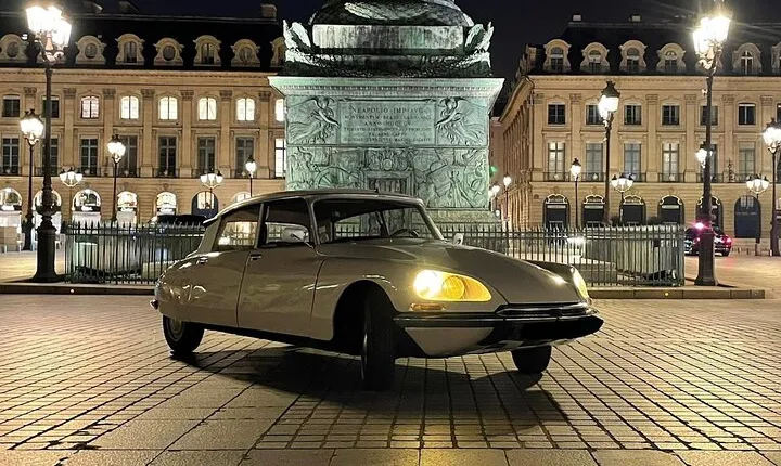 Paris by Night Tour in a Vintage Open-Top French Car Citroën DS