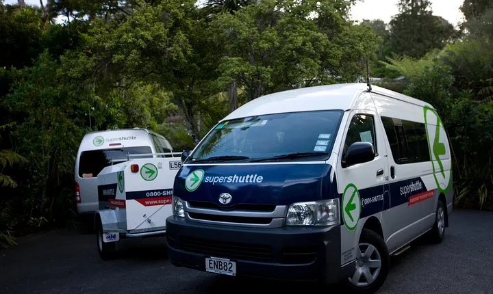 Departure Transfer: Auckland Central City Centre to Auckland Airport