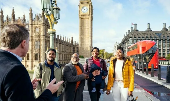 London: Private Full Day City Tour in Luxury Car with Audio Guide