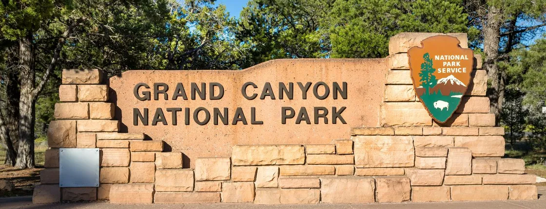 Grand Canyon south rim self-driving, walking and shuttling tour