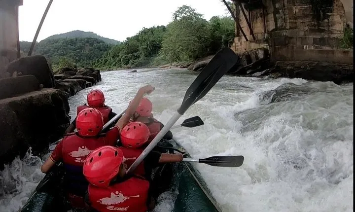 white water rafting tour