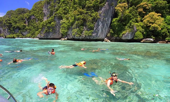 Phi Phi Island Big Boat Tour – Snorkeling & Sightseeing Adventure