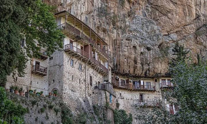 Private Monasteries Tour from Athens